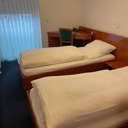 Hotel Merkenich 3*