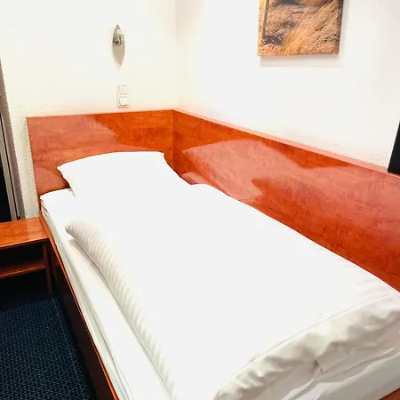 Hotel Merkenich 3*