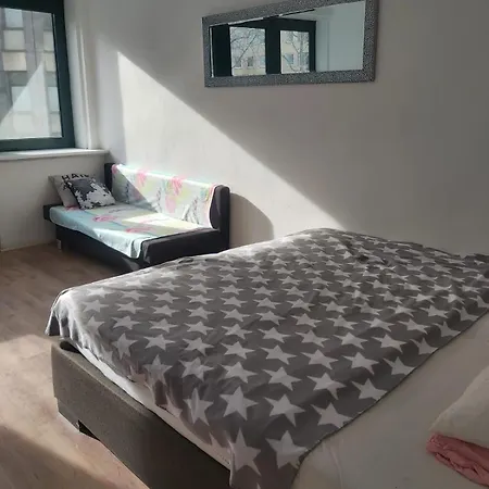 *** Comfortable 30m2 Studio Hansaring 19 *** Mediapark / Messe / Dom * Keulen