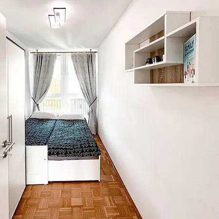 Moderne 110 M2 Grosse Gold Night *