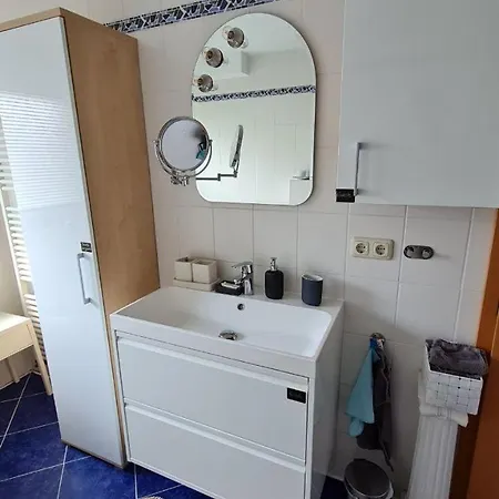 Haus Mit Garten, 20 Min. Zum Dom&messe Appartement