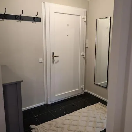 Stilvolles 2 Zi Mit 65qm Und Terrasse דירה *