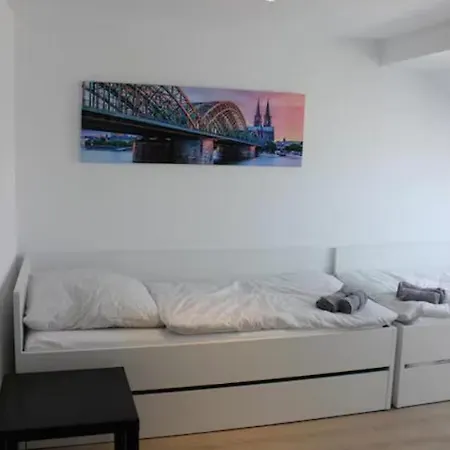 Beautiful Airportflats Near Apartment Cologne