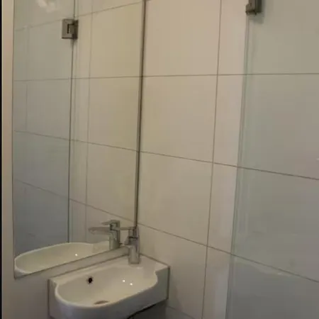 Apartment Beautiful Airportflats Near *