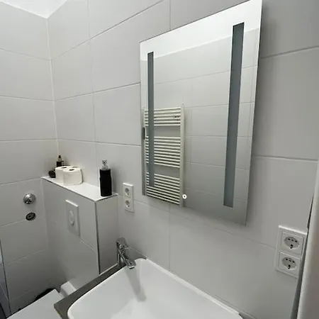On The Rhine, Appartement