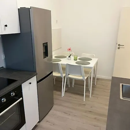 On The Rhine, Appartement *