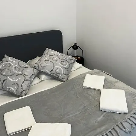 On The Rhine, Appartement Keulen