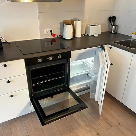 Apartamento Stylish In Friesenplatz, Heart Of