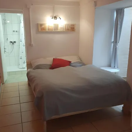 Gemuetliches Studio-apartment Fuer 2 Personen In Toplage Apartment Köln