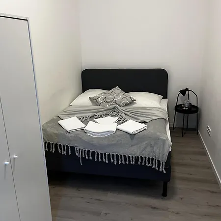 On The Rhine, Appartement