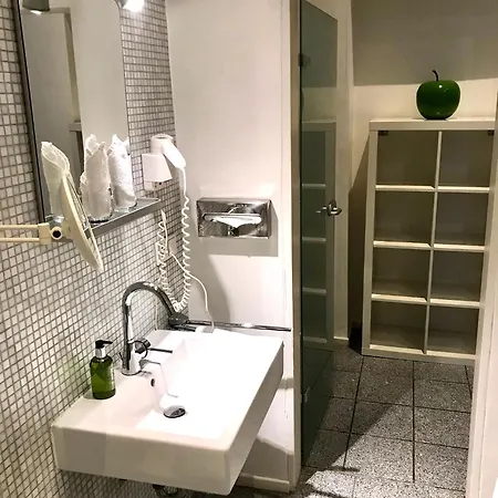 The New Yorker Boardinghouse Апарт-отель Кёльн