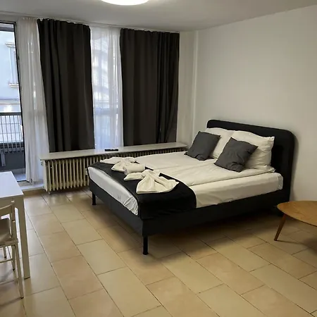 Apartamento Stylish In Friesenplatz, Heart Of