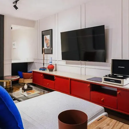 4 Bedrooms Center *
