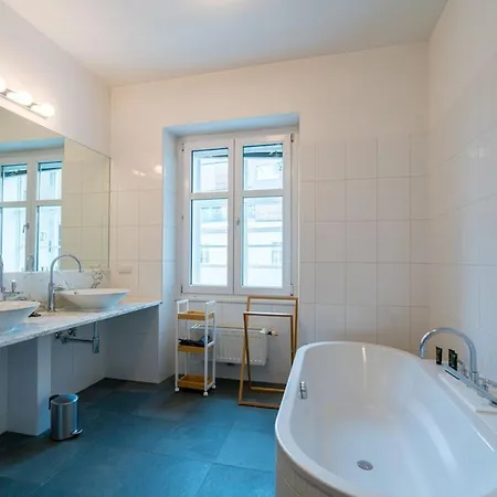 Design Altstadt Sued Lägenhet