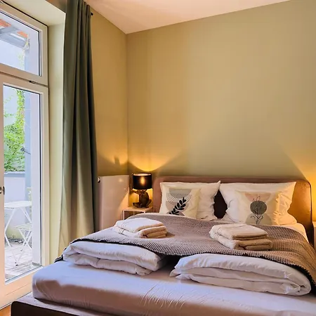 Apartament Charmantes 2-zimmer Altbau In Nippes Kolonia