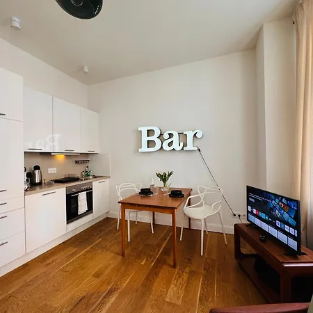 Apartament Charmantes 2-zimmer Altbau In Nippes *