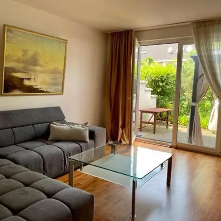 Haus In Ossendorf 度假居 *