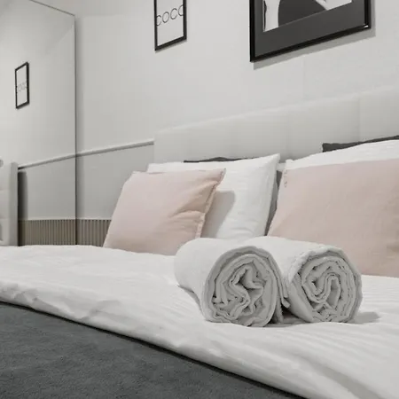Cozy Premium With Free Parking! New! דירה קלן