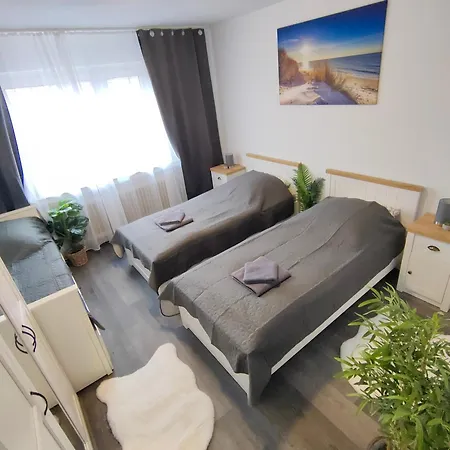 Large - Modern & Fully Equipped - Near Fair Cologne