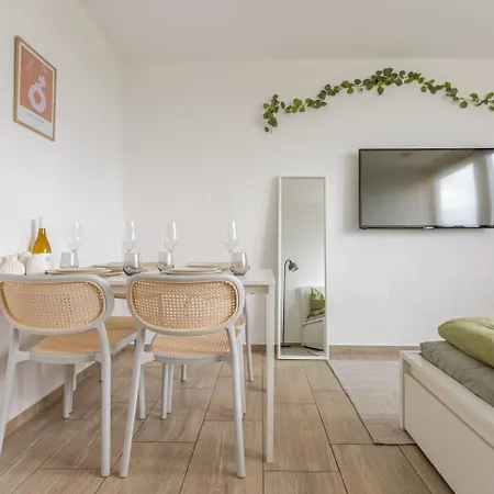 Schoenes Mit Parkplatz & 24h Checkin 2 Apartament *