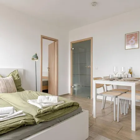 Schoenes Mit Parkplatz & 24h Checkin 2 Apartament Kolonia