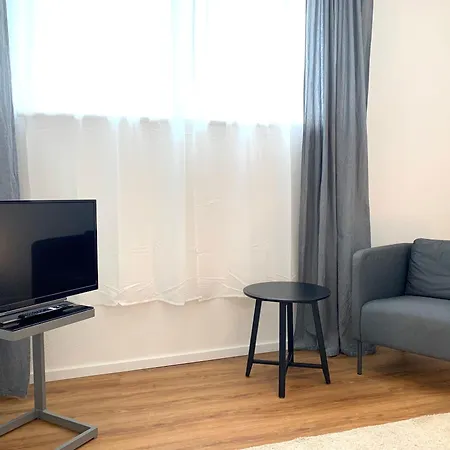 2 Schlafzimmer, Kueche, Bad *