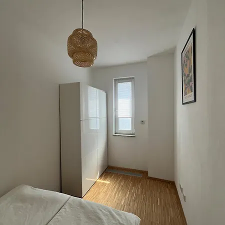 Cozy Modern In Suelz Daire Köln
