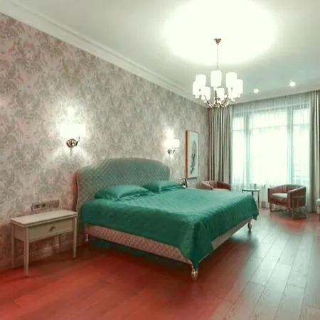 Spacious For 10 Guests In Köln