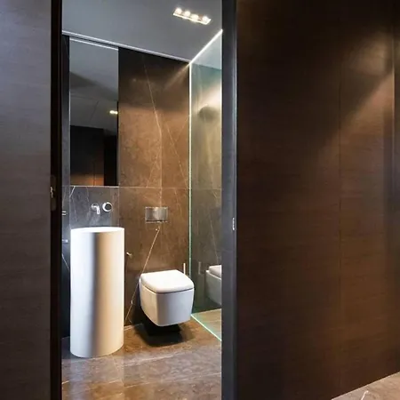 Rhein Crown - A Timeless Above The River Appartement
