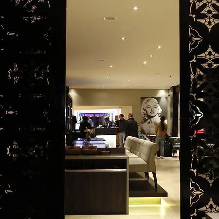 Hotel Centro Ayun 3*