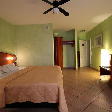 Hotel Mado 4*