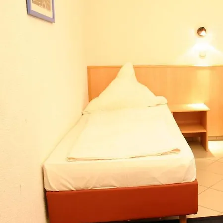 Casa de hóspedes Elite An Der Universitaet 2*