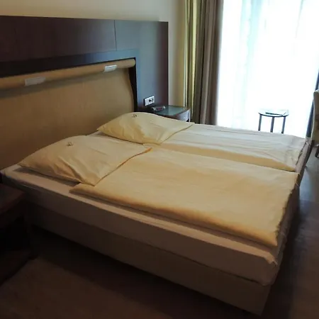 Royal Hotel