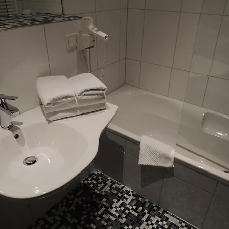 Royal Hotel 3*