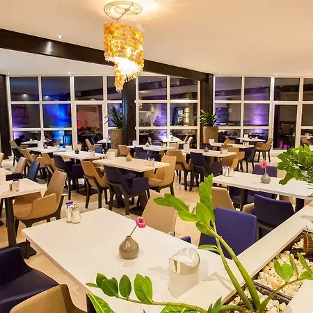 Centro Ayun Hotel