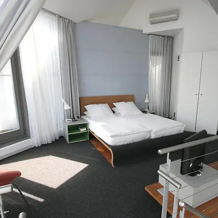 Chelsea Hotel 3*