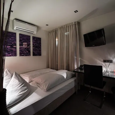 Hotel Am Augustinerplatz 4*