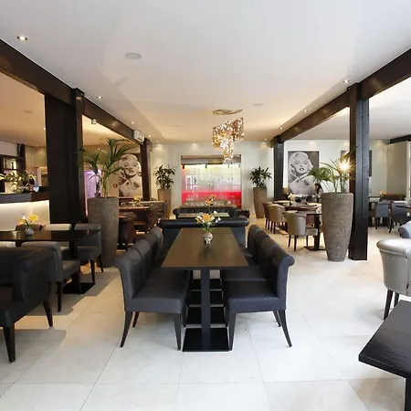 Centro Ayun Hotel