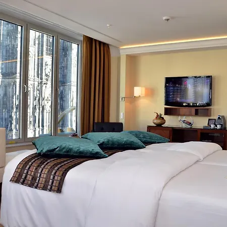 Dom Hotel 5*