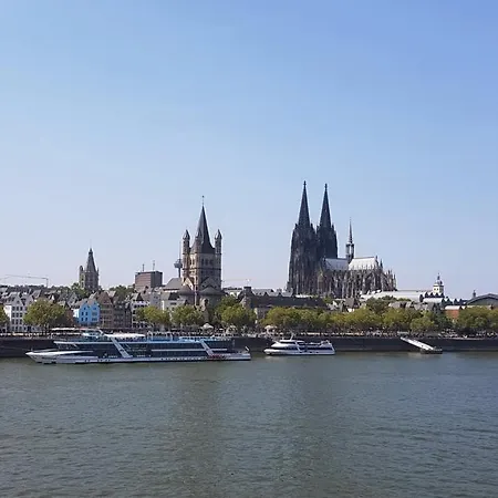 Ξενοδοχείο Altstadthotel Hayk Am Rhein 3*
