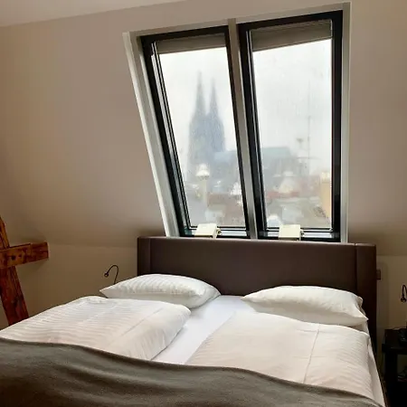 Altstadthotel Hayk Am Rhein Ξενοδοχείο Κολωνία
