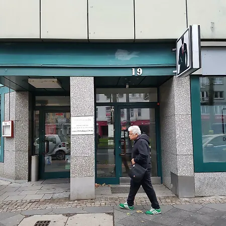 *** Comfortable 30m2 Studio Hansaring 19 *** Mediapark / Messe / Dom * Keulen