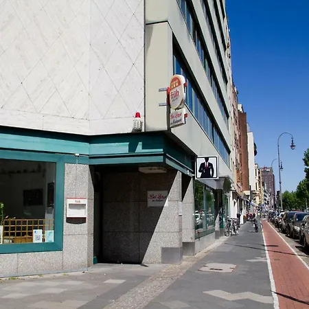 *** Comfortable 30m2 Studio Hansaring 19 *** Mediapark / Messe / Dom *