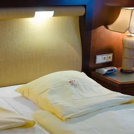 Royal Hotel 3*