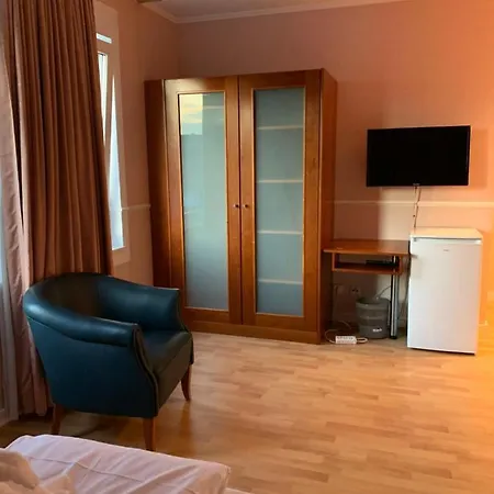 Πανσιόν A 57 Longerich 10 Min Zum Zentrum *