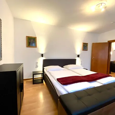 Altstadthotel Hayk Am Rhein Κολωνία