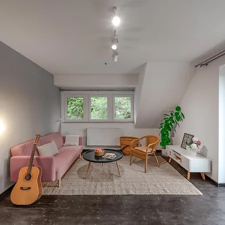 Wiesenhaus: Wohnen Direkt Am Rhein Apartamento Colonia