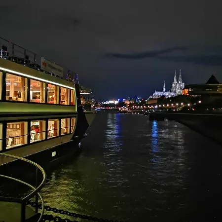 Hotelship Kd Moment