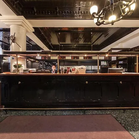 Ahl Meerkatzen Hotel 3*