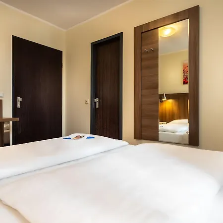 Leonet Hotel 3*